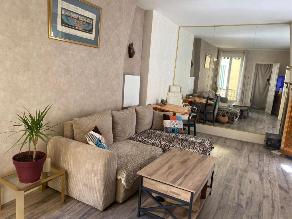 PARIS BASTILLE BEL APPARTEMENT 4 COUCHAGEs