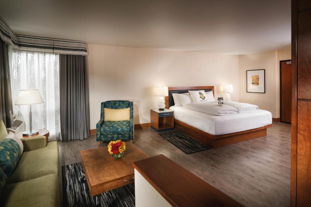 Staypineapple, Watertown, University District Seattle - 