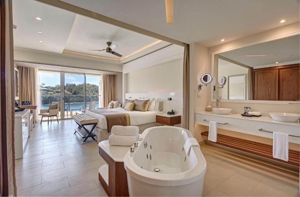 Posezení v ubytování Hideaway at Royalton Saint Lucia, An Autograph Collection All-Inclusive Resort, Adults Only