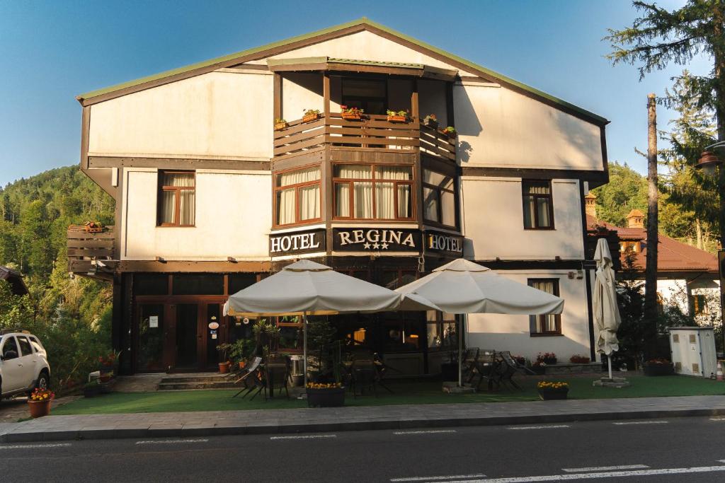 Clădirea în care este situat/ăhotelul