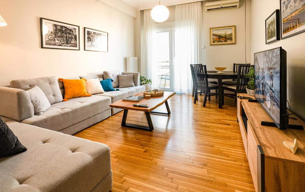 Katerina's Harmony Home, 100 steps to the beach