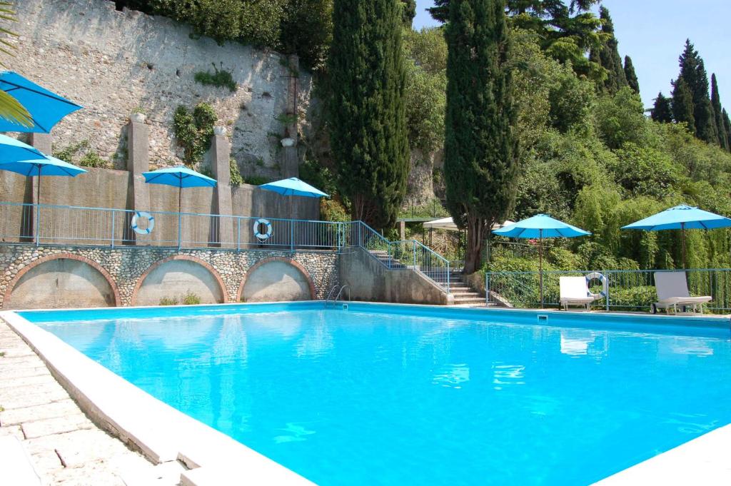 Bazén v ubytování Hotel Broglia nebo v jeho okolí