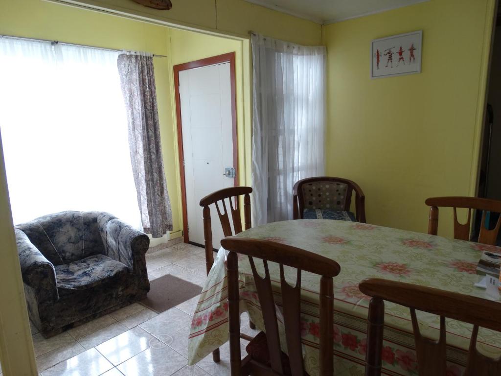 Hospedaje Familiar的休息区