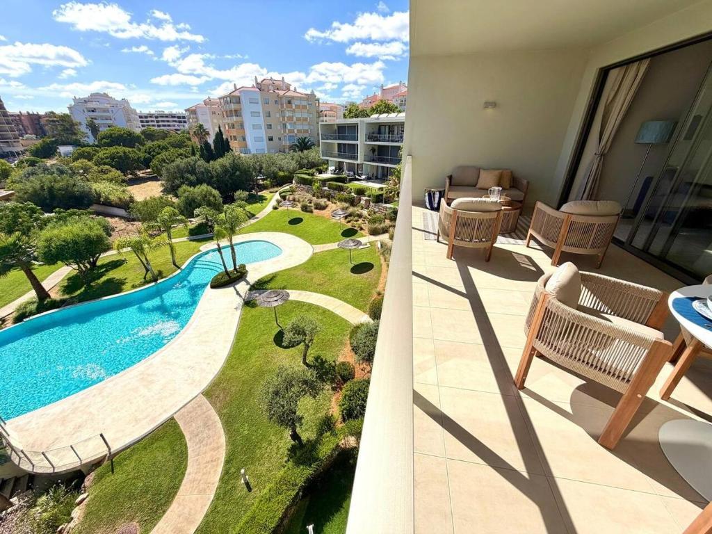 Apartamento Oasis com Piscina Perto da Praia