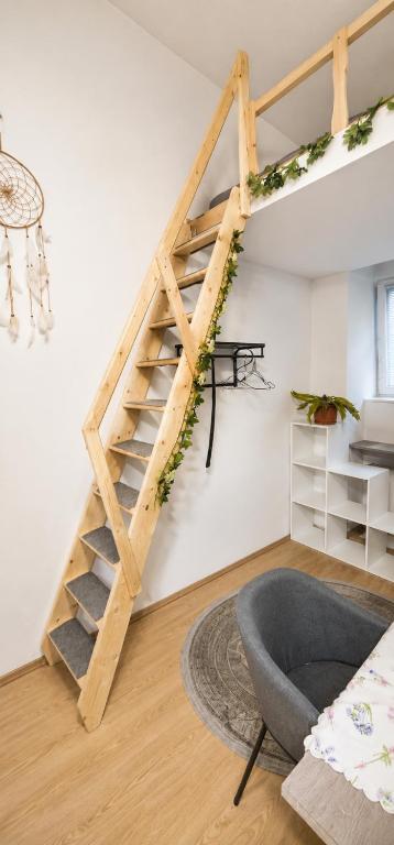 Small Cozy Loft Studio with small private Kitchenette and Shower