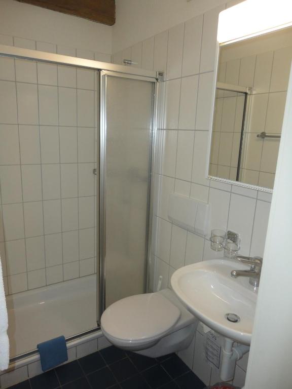 Koupelna v ubytování Hotel Gasthaus Hirschen