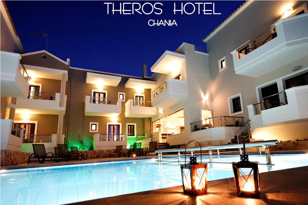 Bazén v ubytování Theros Hotel nebo v jeho okolí