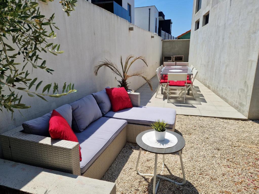 Apartments with parking space Medulin - 25408