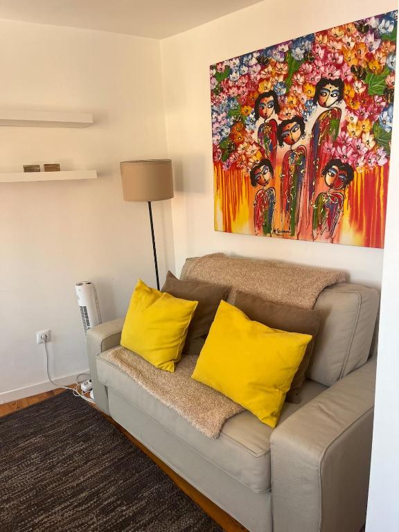 One-bedroom apartment overlooking Castelo de São Jorge