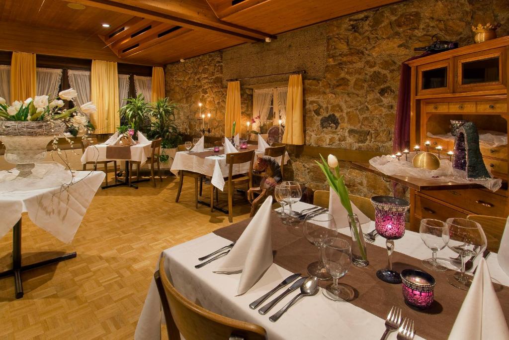 Restaurace v ubytování Hotel Gasthaus Hirschen