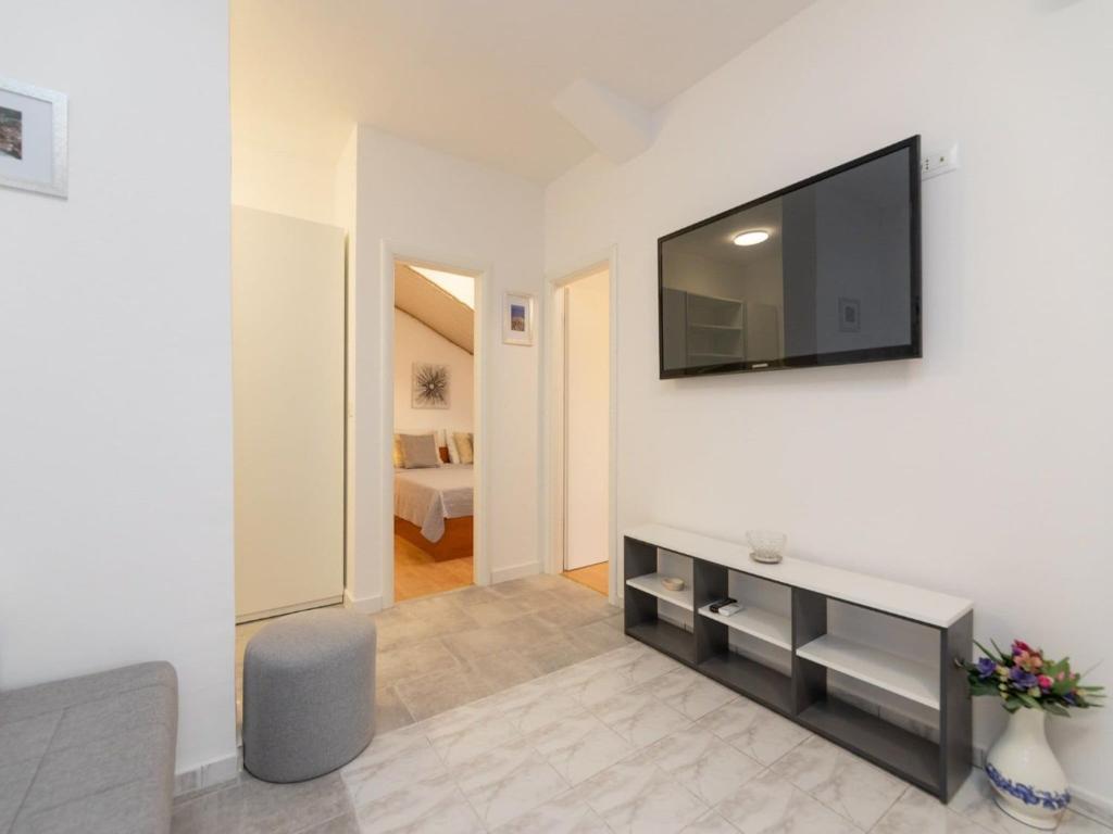 Villa Supetar Garden - Standard Two Bedroom Apartment with Terrace