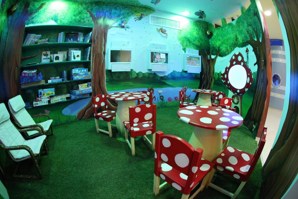 Die Bibliothek im Hotel