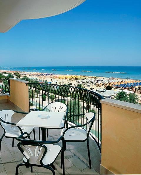 A general sea view or a sea view taken from az apartmanhoteleket