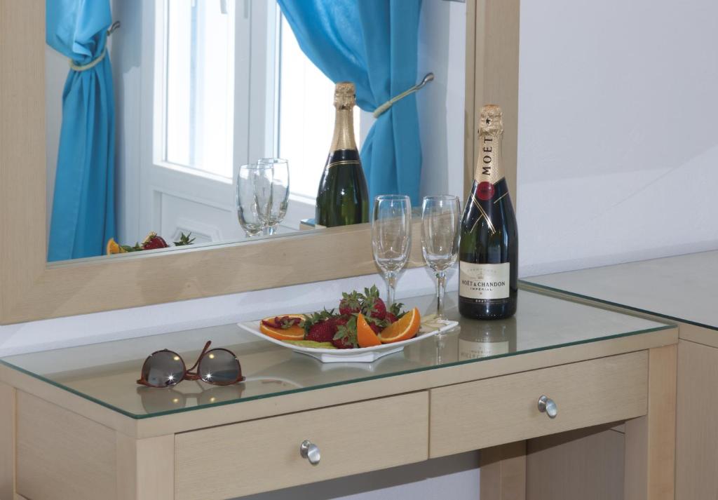 Напитки в Blue Harmony Hotel