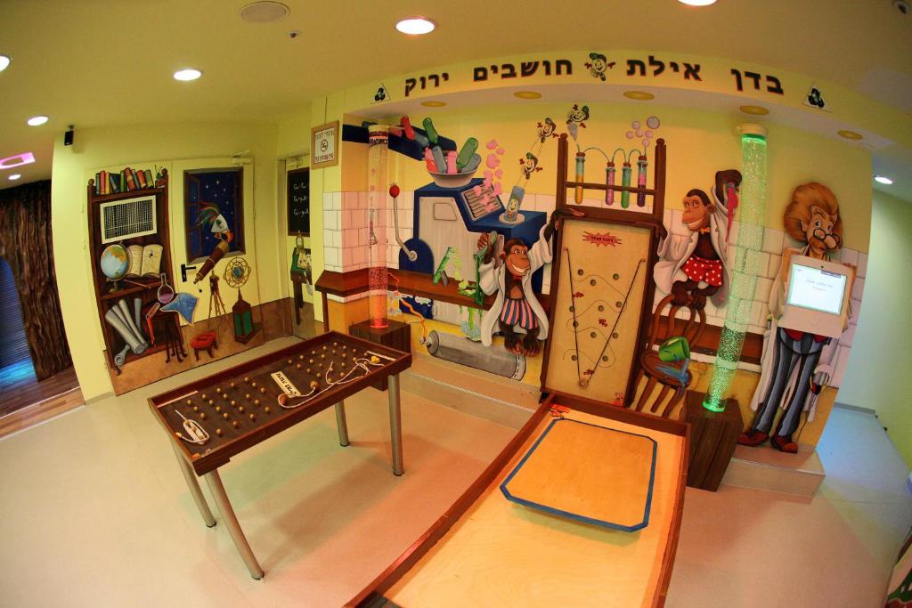 Ein Sitzbereich in der Unterkunft Dan Eilat Hotel