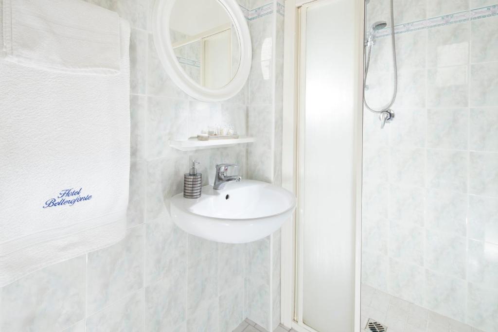 Koupelna v ubytování Hotel Bellerofonte
