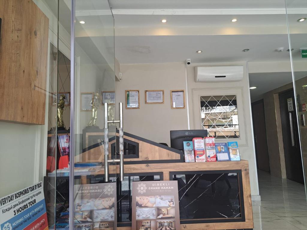 a shop with a counter in a room at Vizyon Hotel Center in Istanbul