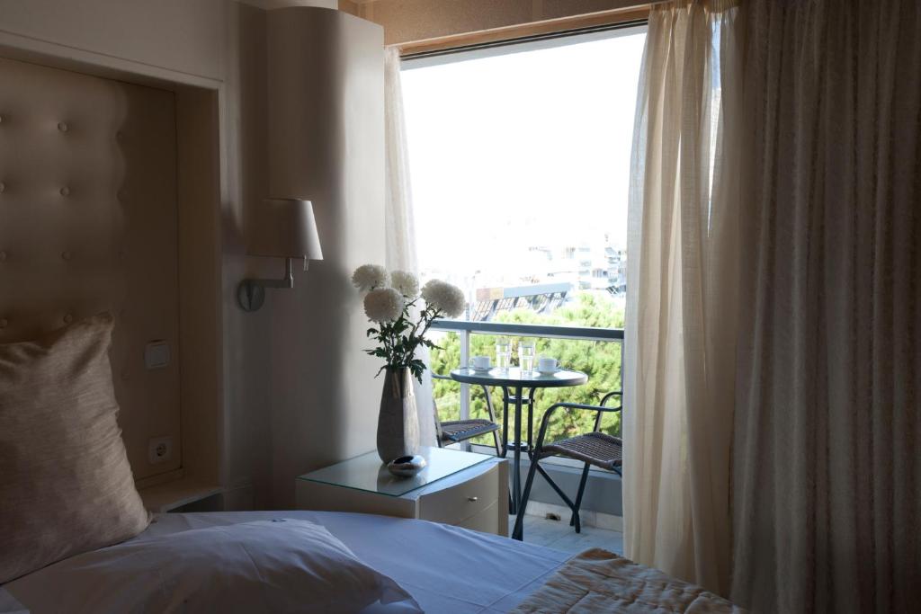 The Crystal Blue Hotel - Resim 19