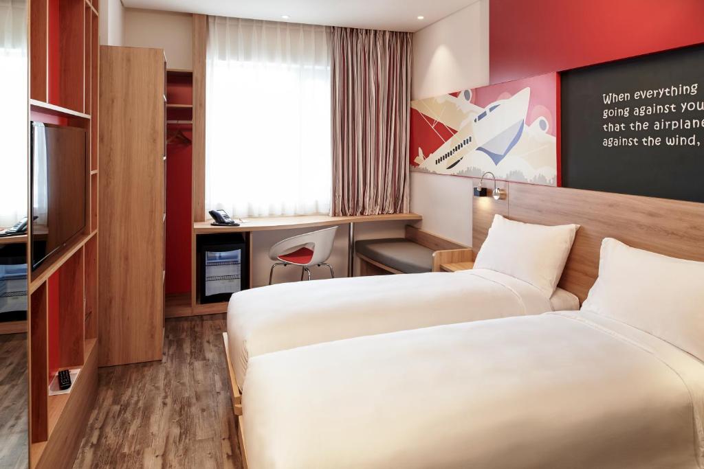 Standard Twin Room - Complimentary Round-trip Transfer to International Terminal upon request