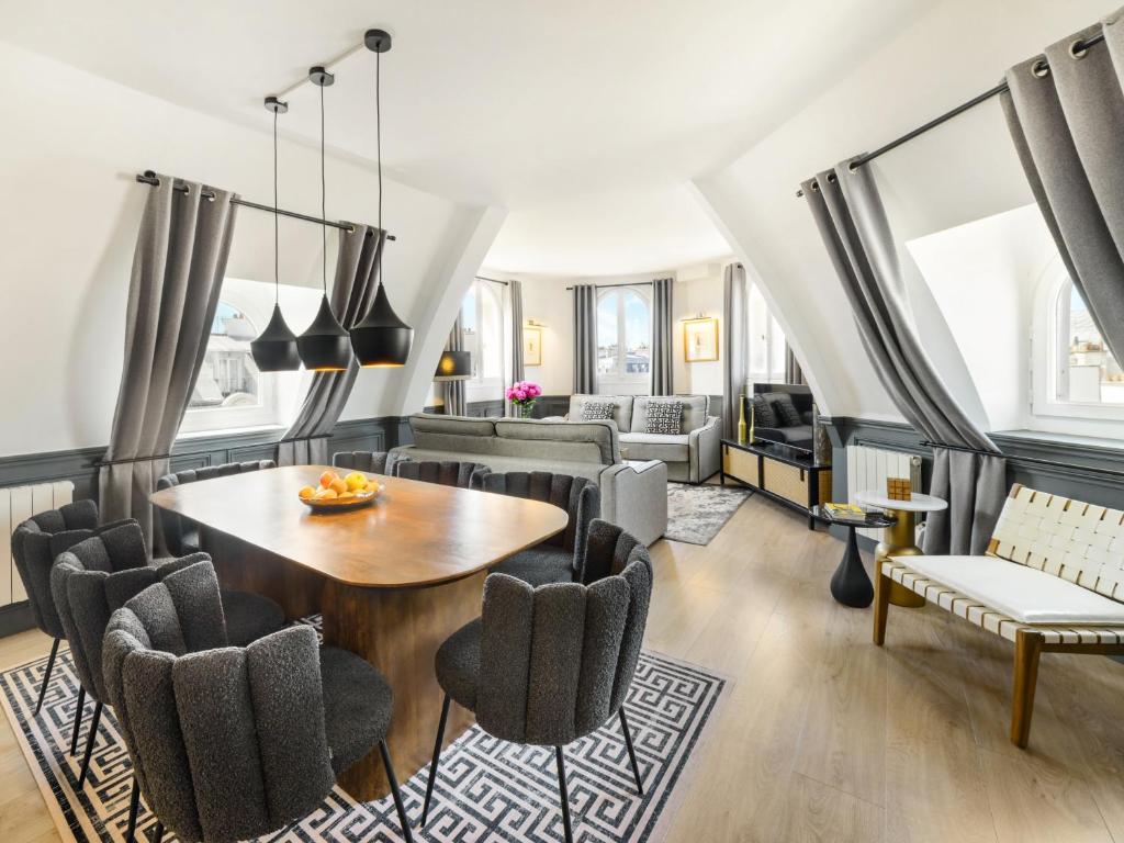 LivinParis - Luxury AC 2 & 3 Bedrooms Le Louvre