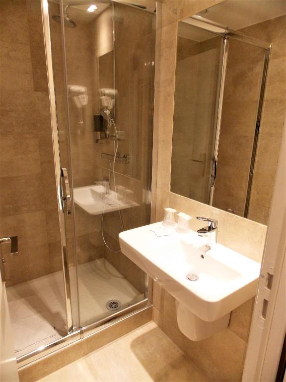 Excelsior Batignolles - Resim 6