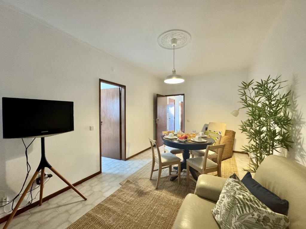 Faro Central 1 by Homing