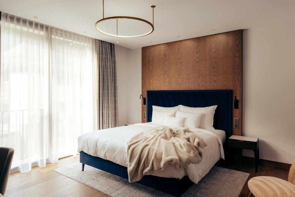 Superior Room – modern Grace Wing
