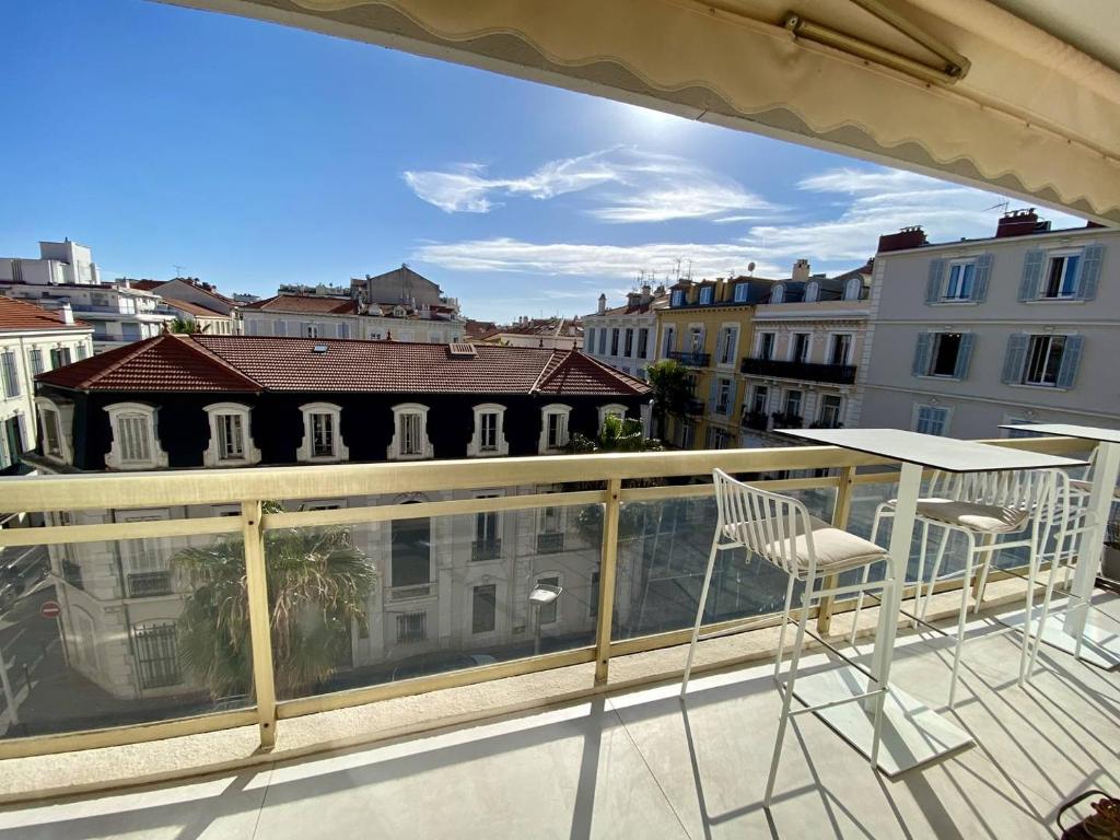 Cannes - Banane - 3P Lumineux avec terrasse et vue dégagée sur la ville