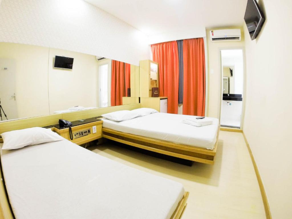  Hotel Hostal (Adults Only)