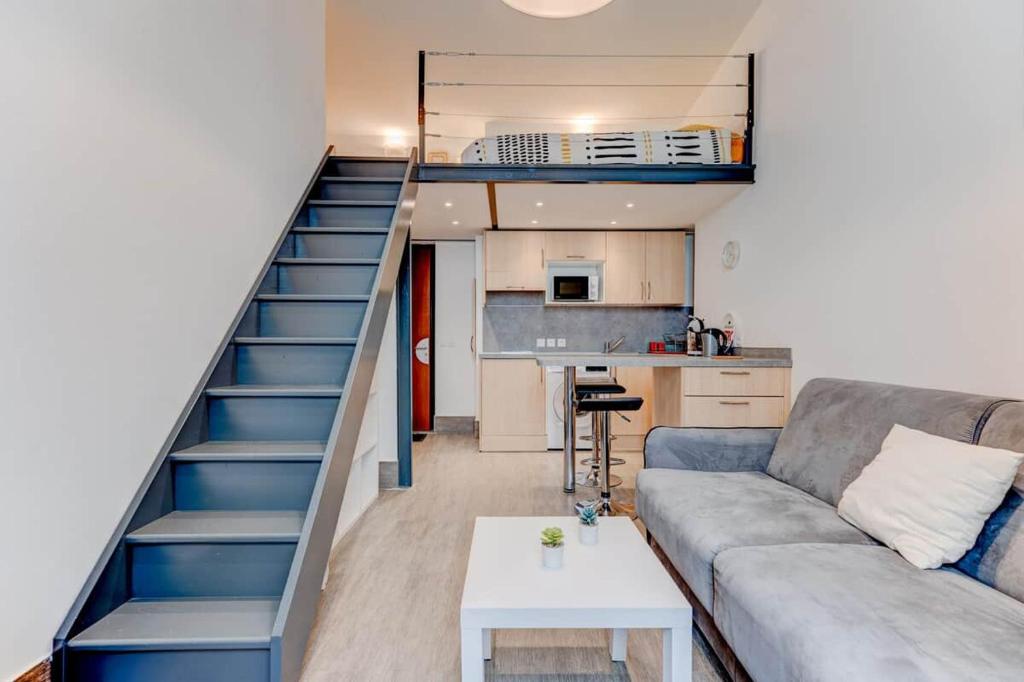 Appartement calme, central, clim, 5 min des plages