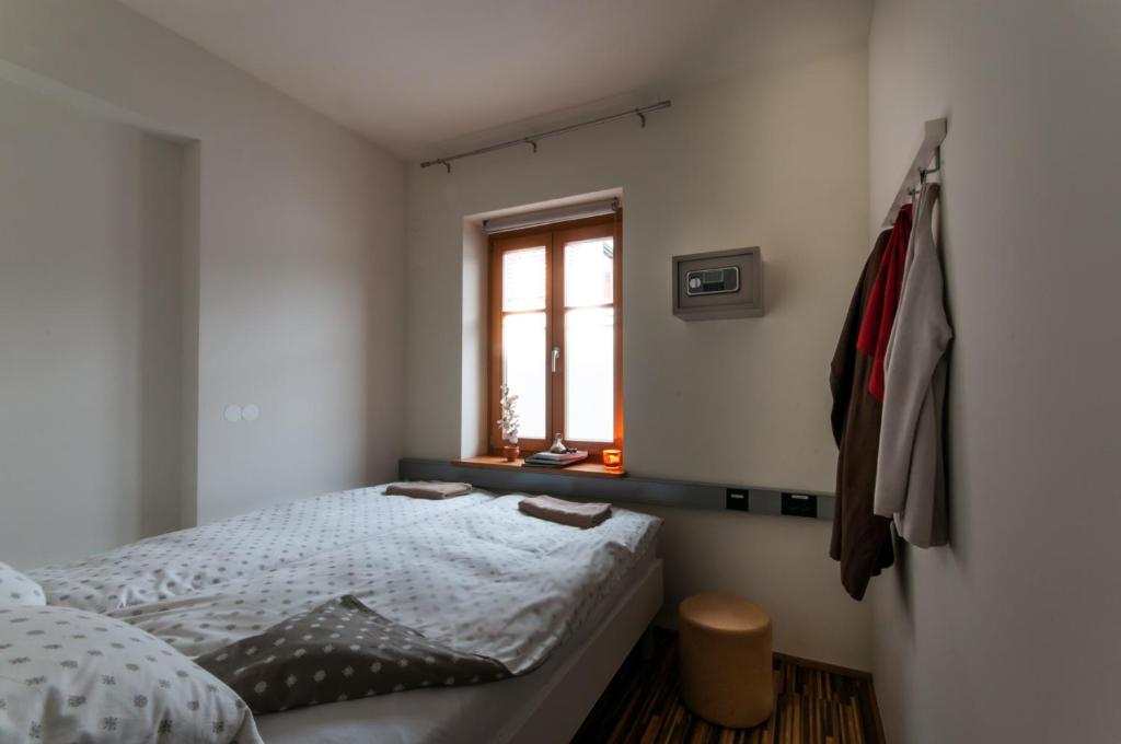 Postel nebo postele na pokoji v ubytování CUBE central rooms for 2