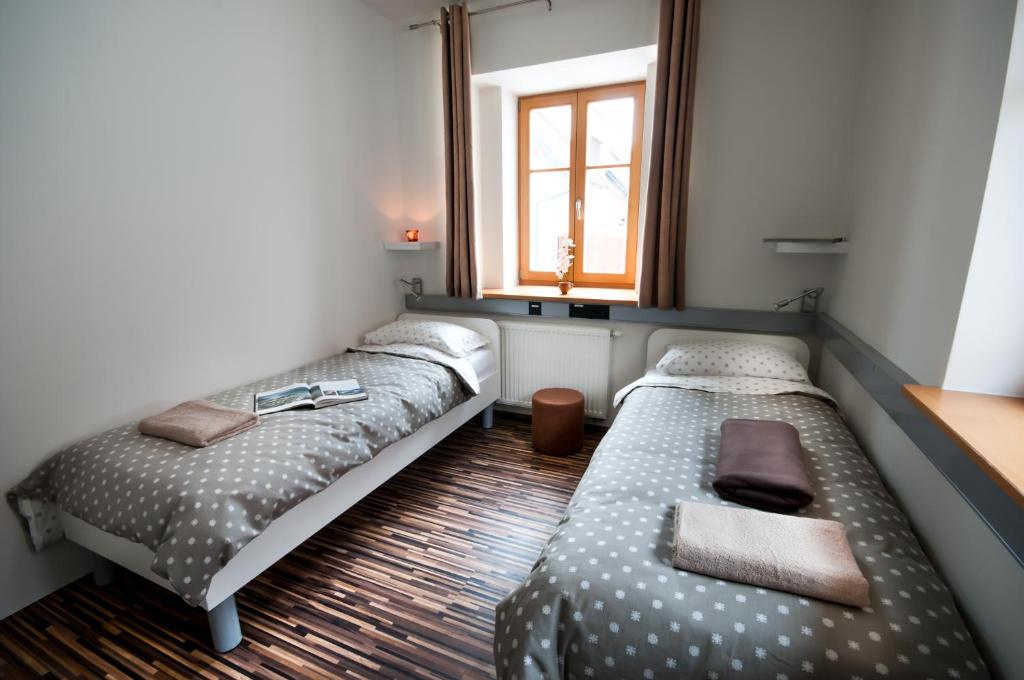 Postel nebo postele na pokoji v ubytování CUBE central rooms for 2