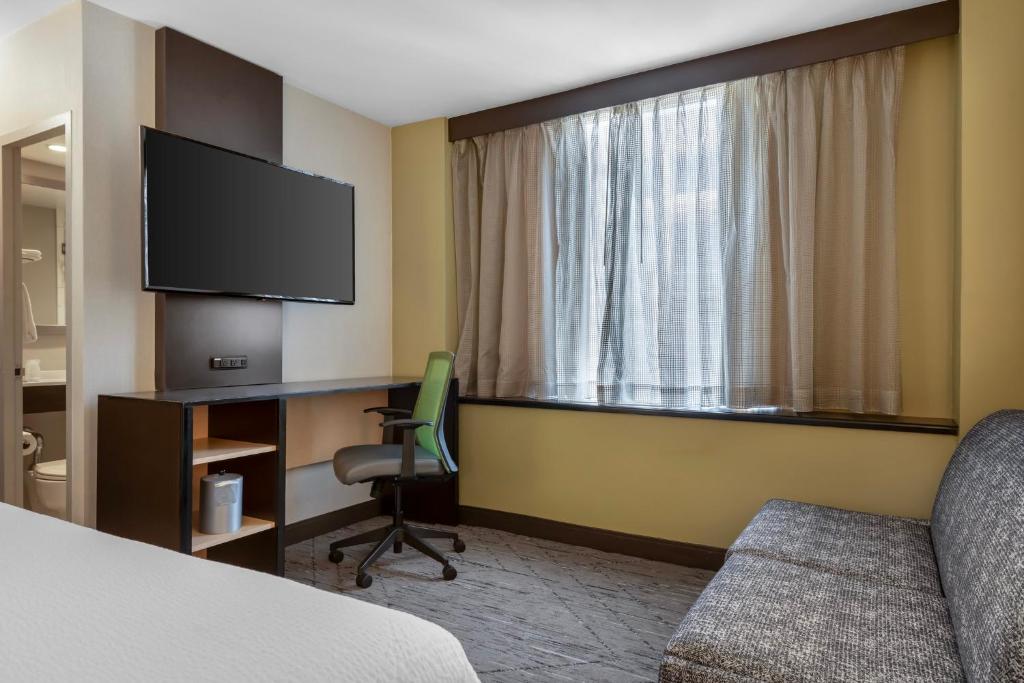 Holiday Inn Express Denver Downtown, an IHG Hotel - 