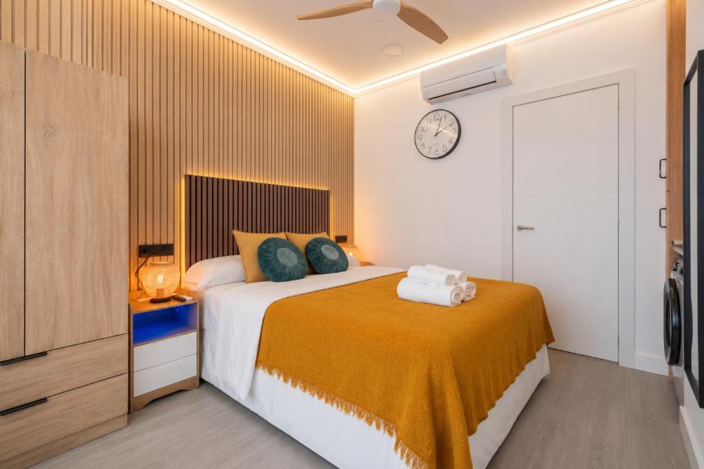 New Luxury Studio Fast WiFi Full Kitchen