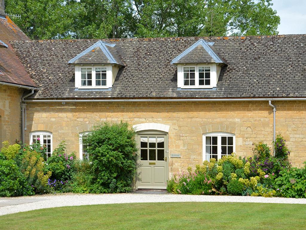 Wychwood Cottage - отзывы и видео