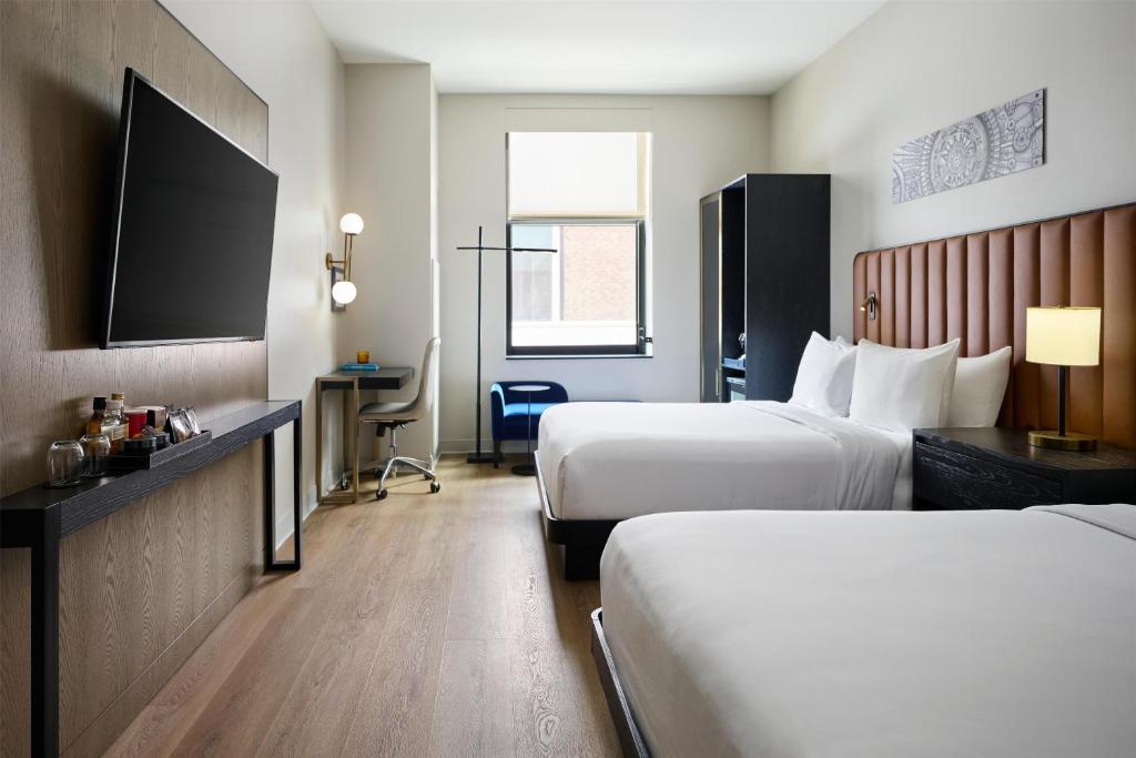 Arlo Chicago - 
