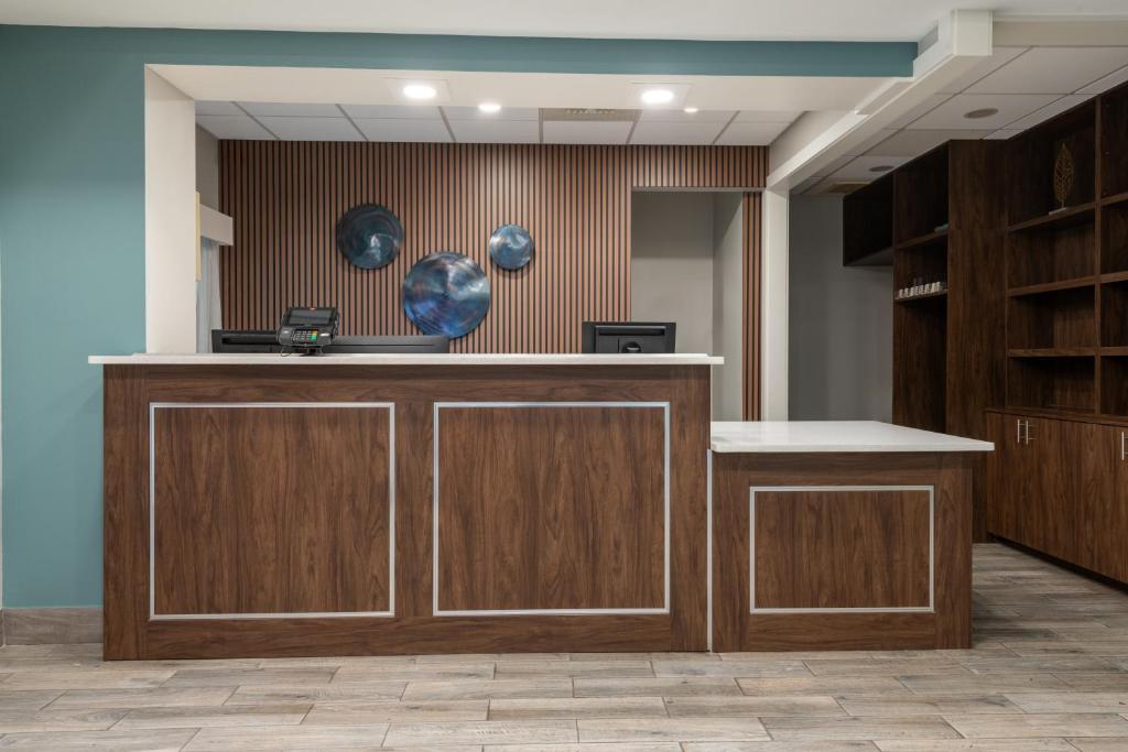 an office with a counter in a room at Franklin Extended Stay Hotel in Franklin