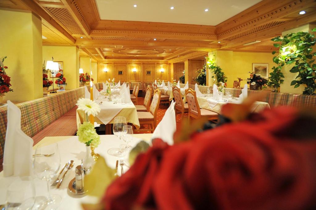 Restoran atau tempat lain untuk makan di Thermal-Badhotel Kirchler