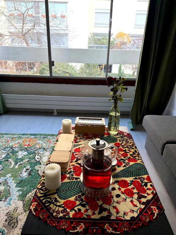 Entire apartment near Eiffel Tower