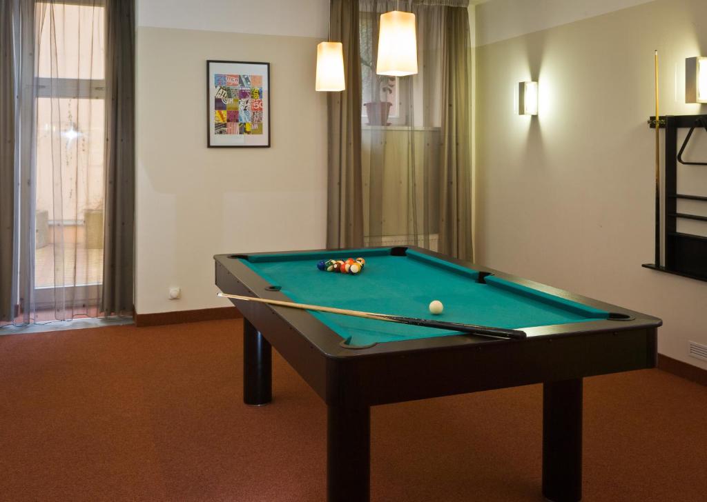 Mamaison Residence Belgická Prague - Resim 13