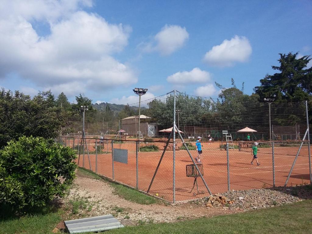 Tenis a/nebo squash v ubytování STAR CENTER Hotel Boutique nebo okolí