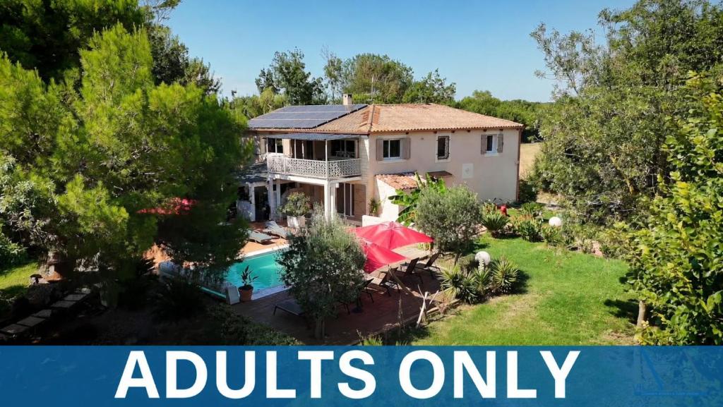 an image of a house with the words adults only at Villa Alyzea Chambre d'hôtes réservée aux adultes in Bessan
