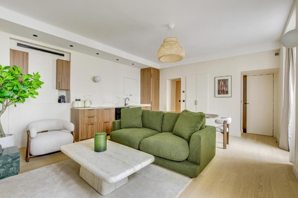 Pick A Flat's Apartment in Saint Germain - Rue Corneille