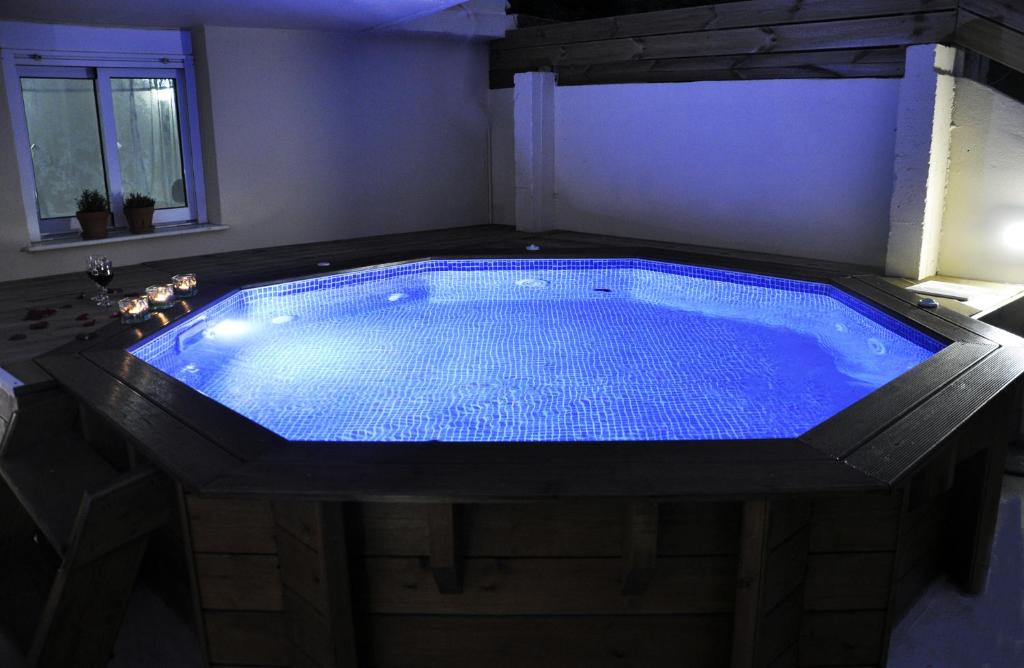 Fotografie z fotogalerie ubytování Villa Lakki Heated round pool Jacuzzi v destinaci Lákkoi