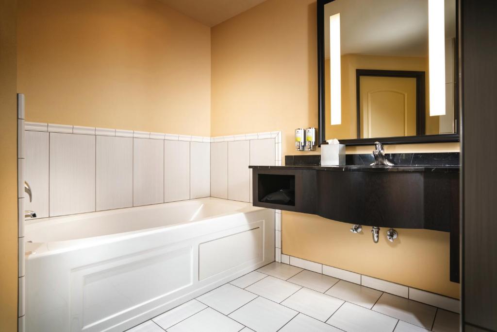 Staypineapple, The Maxwell Hotel, Seattle Center Seattle photo