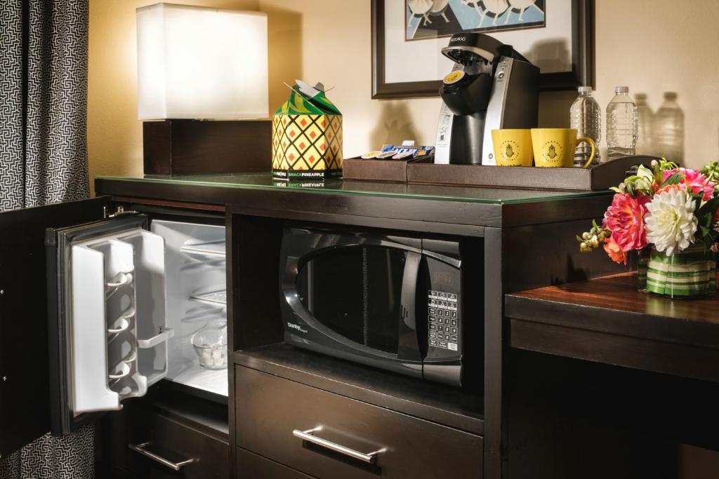 Cucina o angolo cottura di Staypineapple, The Maxwell Hotel, Seattle Center Seattle
