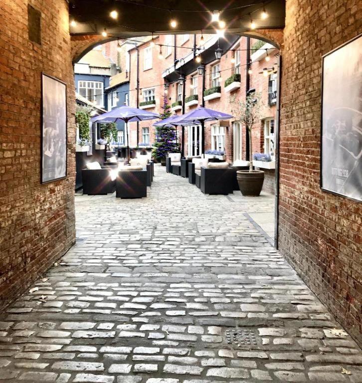 The Lobster Pots - Retford - Housity