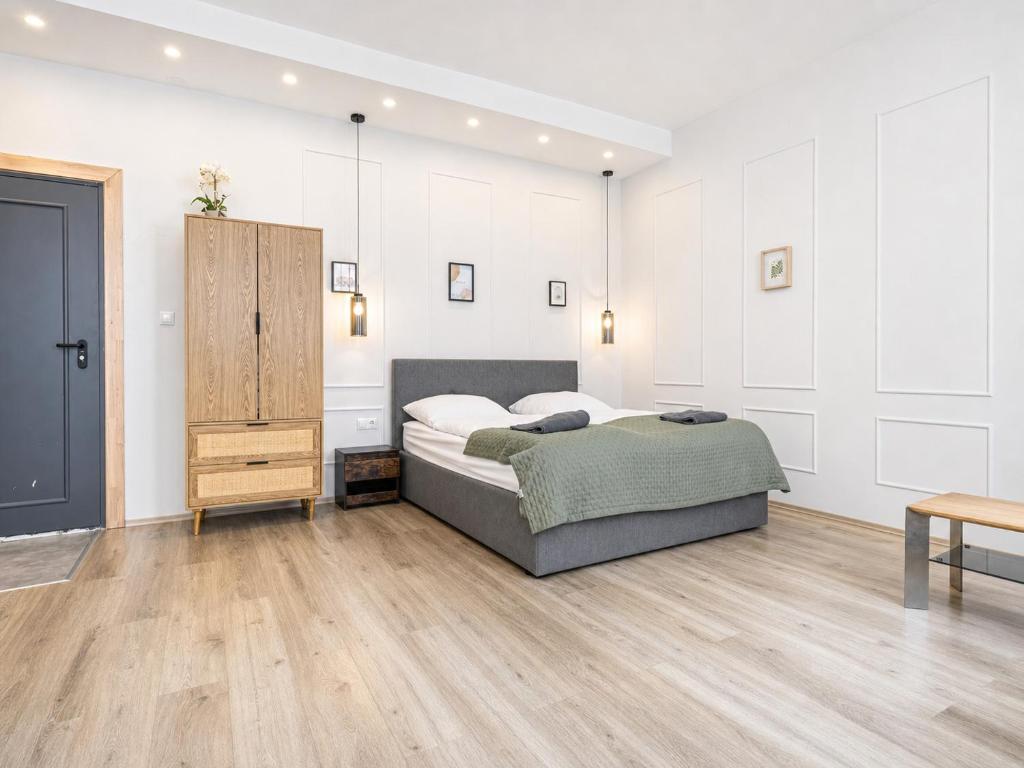 Private and Elegant Studio in Residential Vienna