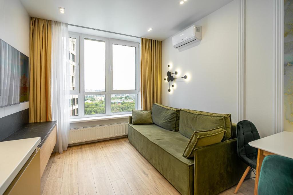 Hotels: 21-121 Poetika, Degtyarivska 25e, Kyiv, Shuliavska metro nearby, fantastic city view, Petrovdim Apartment, Kyiv