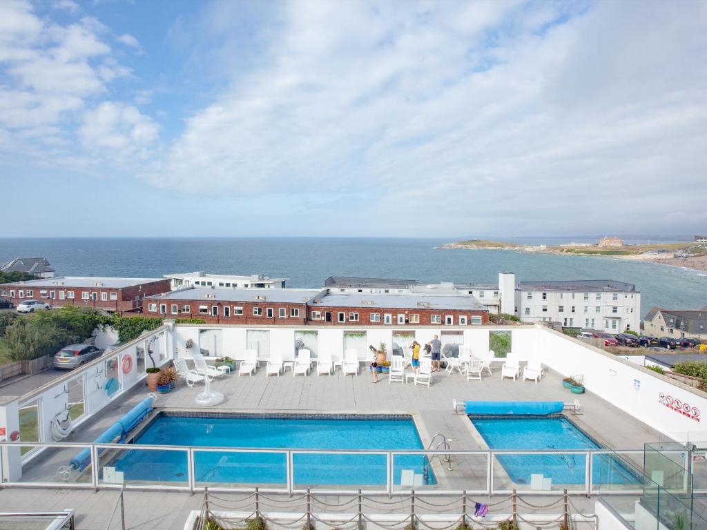 a view of the pool on a cruise ship at Chacewater in Newquay